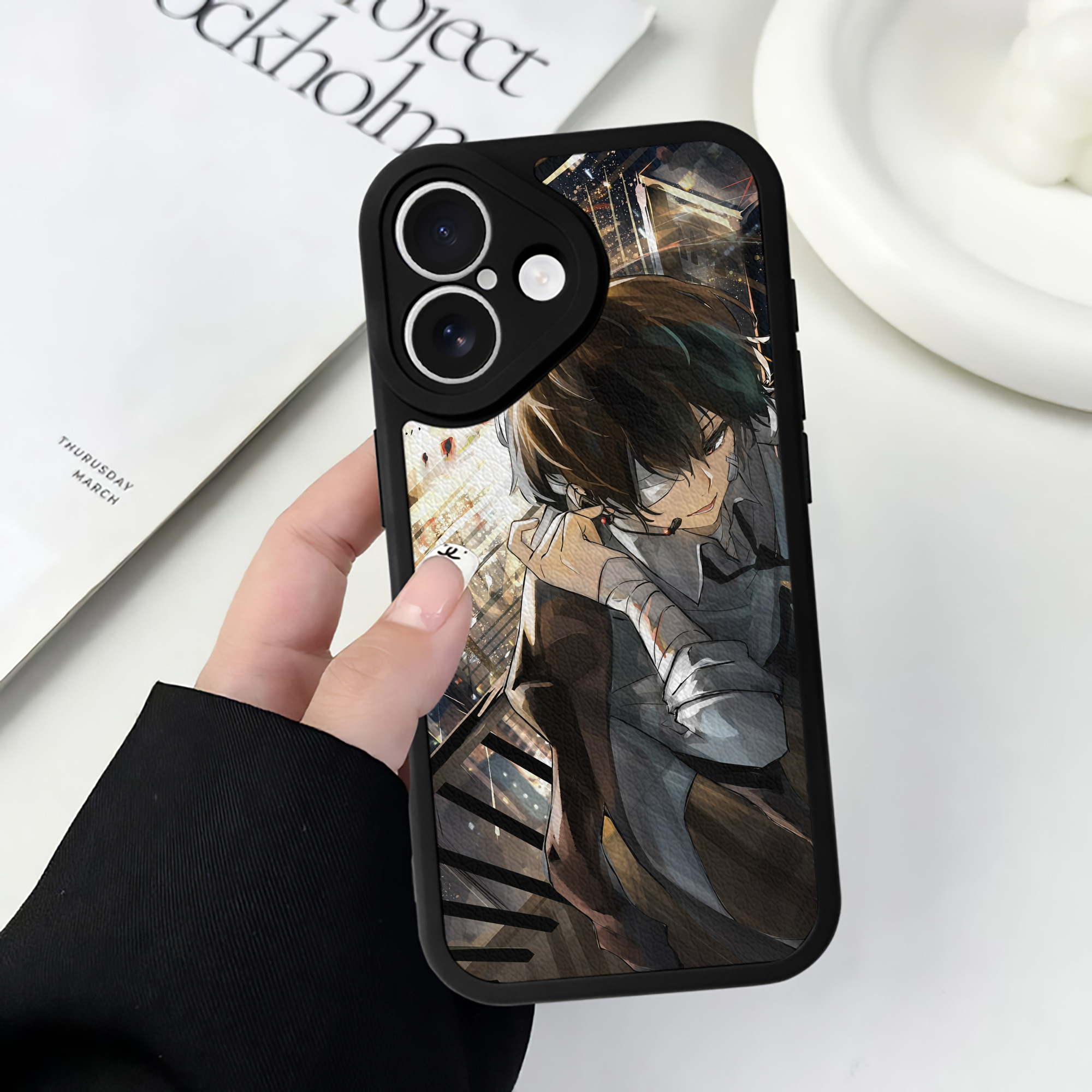 （画像用） 文豪ストレイドッグス Bungo Stray Dogs 【iPhone 16シリーズ対応】シリコンスマホケース（レザー調） 材質：シリコン